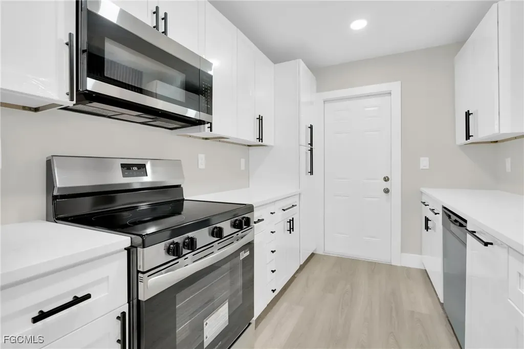 462 Muskegon Avenue Fort Myers FL 33905