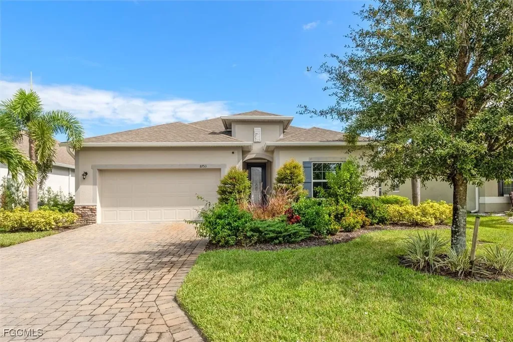 8753 Cascade Price Circle North Fort Myers FL 33917