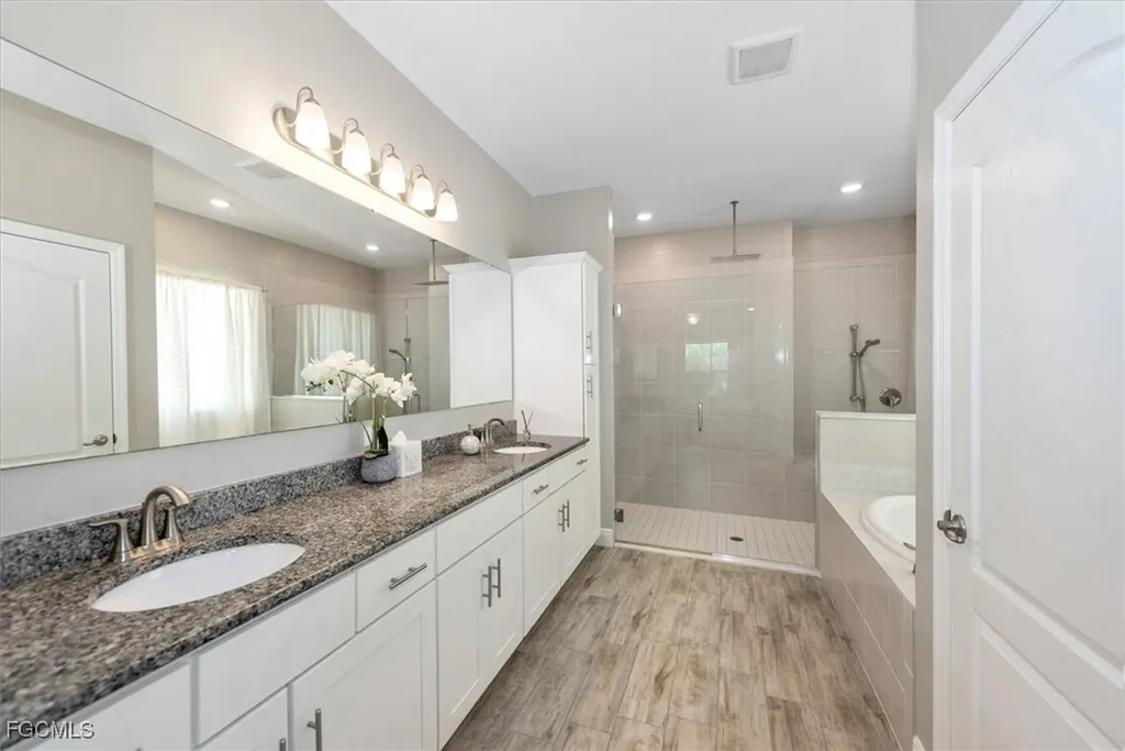 8753 Cascade Price Circle North Fort Myers FL 33917