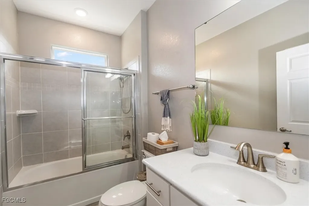 8753 Cascade Price Circle North Fort Myers FL 33917