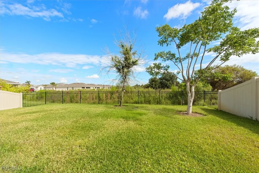 8753 Cascade Price Circle North Fort Myers FL 33917