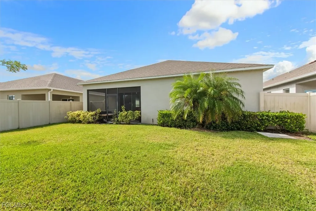 8753 Cascade Price Circle North Fort Myers FL 33917