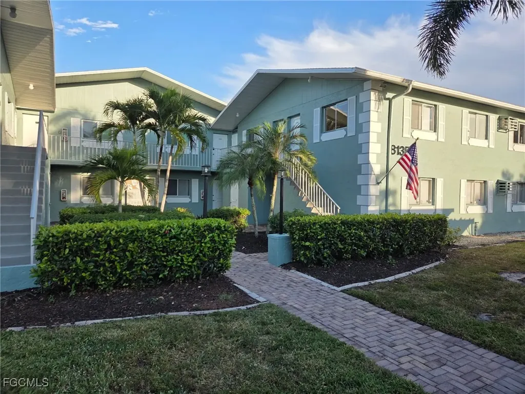 8135 Country Road Fort Myers FL 33919