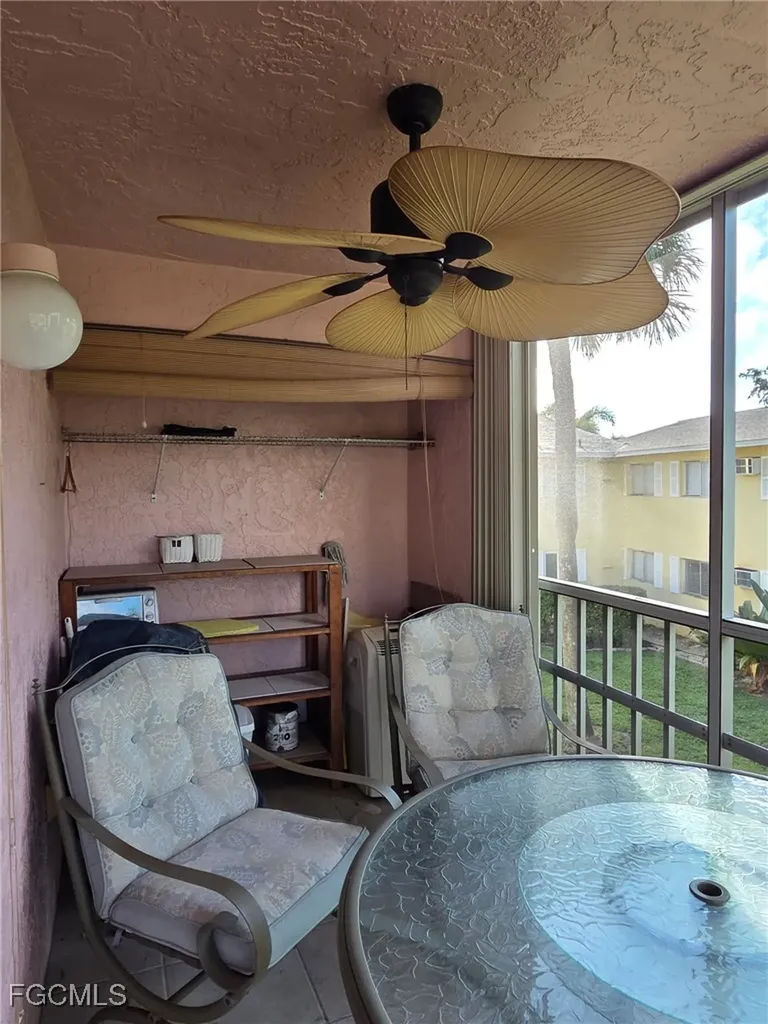 8135 Country Road Fort Myers FL 33919