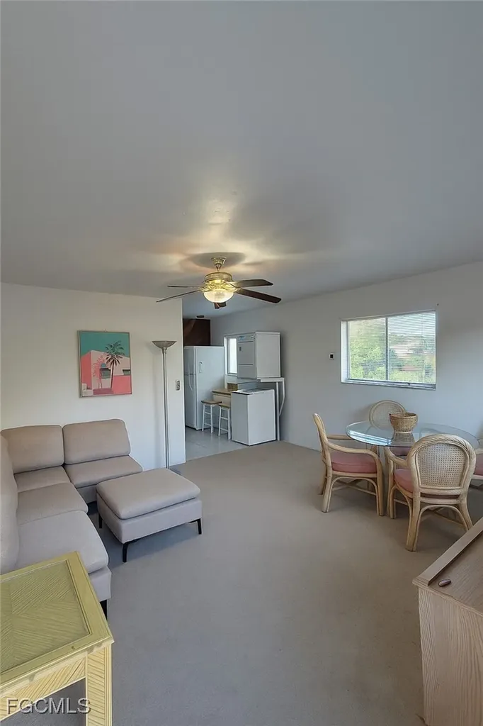 8135 Country Road Fort Myers FL 33919