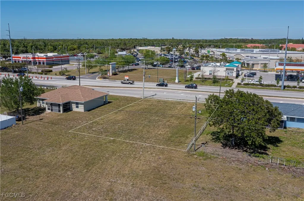 1628 Kismet Parkway E Cape Coral FL 33909