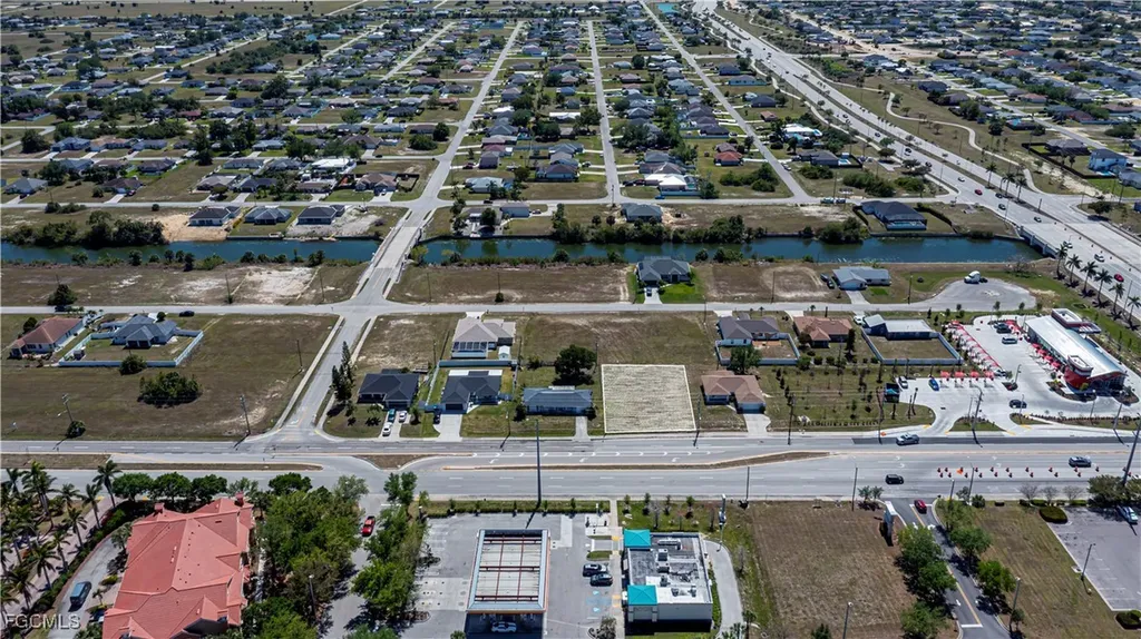 1628 Kismet Parkway E Cape Coral FL 33909