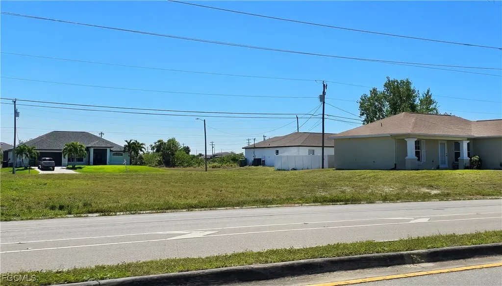 1628 Kismet Parkway E Cape Coral FL 33909