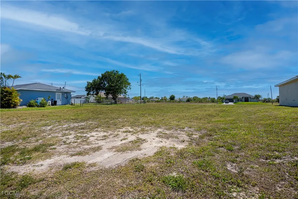 1628 Kismet Parkway E Cape Coral FL 33909