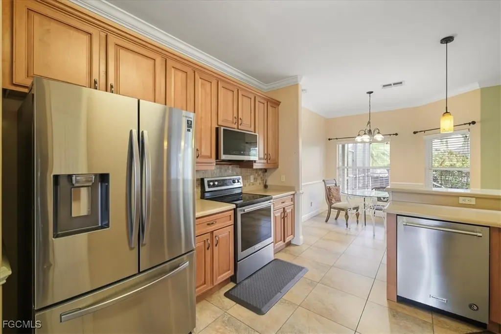 2607 Chiquita Boulevard S Cape Coral FL 33914