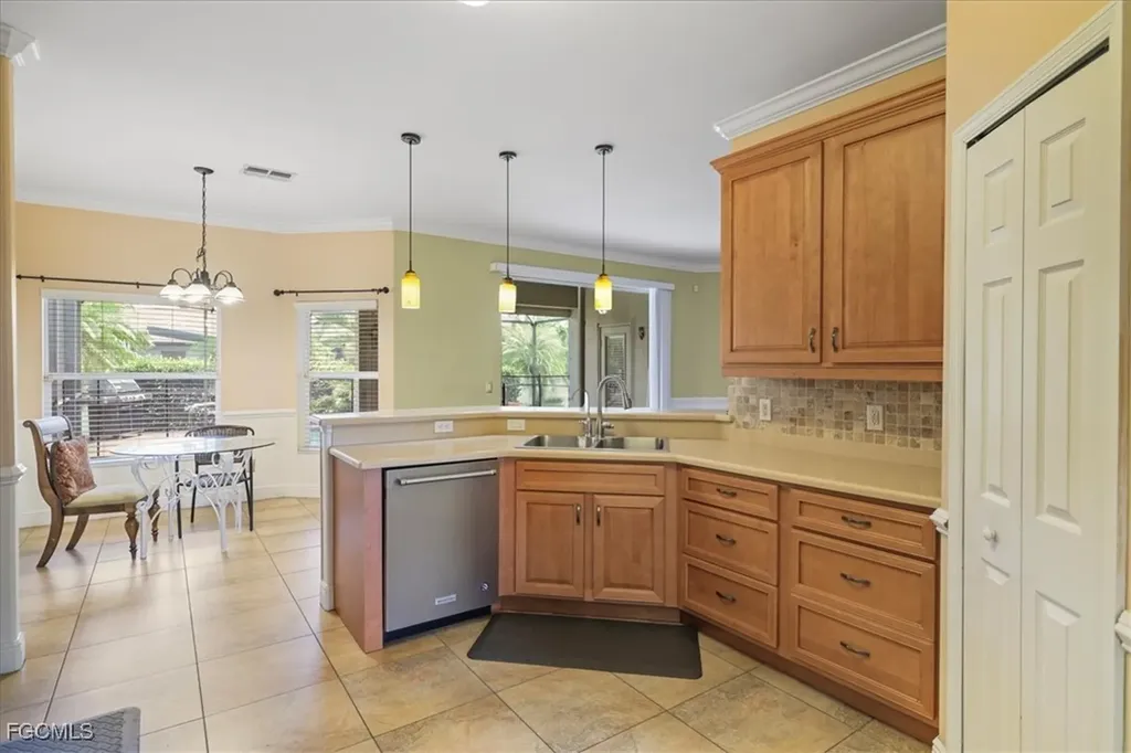 2607 Chiquita Boulevard S Cape Coral FL 33914