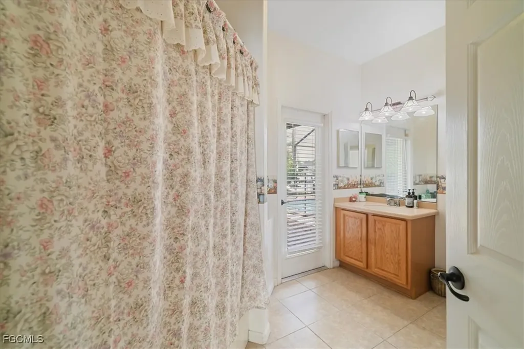 2607 Chiquita Boulevard S Cape Coral FL 33914