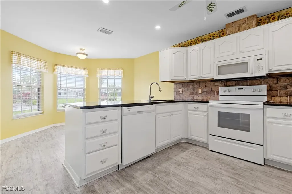 3319 Clubview Drive North Fort Myers FL 33917