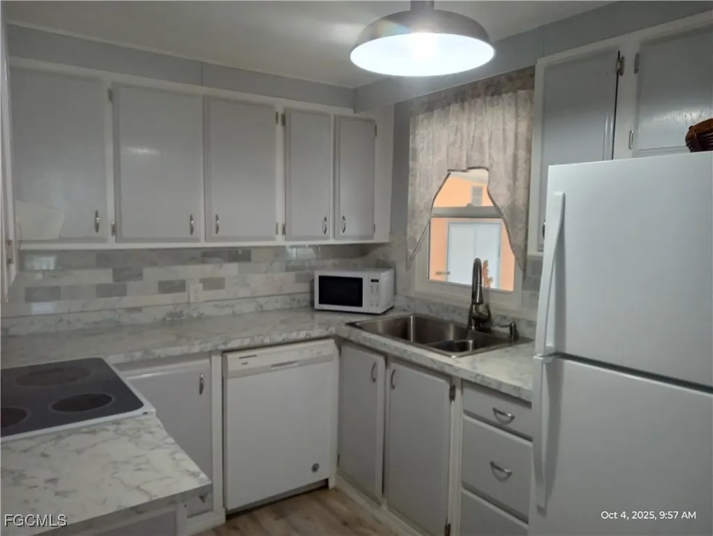 2776 Breezewood Drive North Fort Myers FL 33917