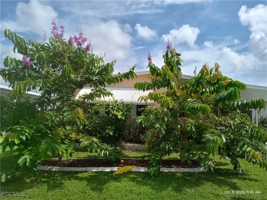 2776 Breezewood Drive North Fort Myers FL 33917