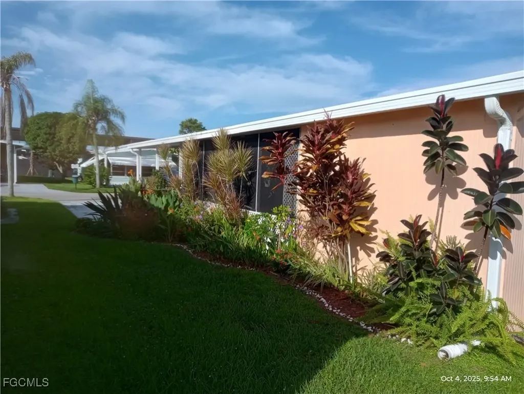 2776 Breezewood Drive North Fort Myers FL 33917