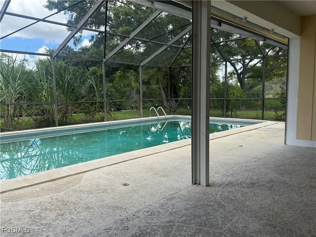 249 Alameda Avenue Fort Myers FL 33905