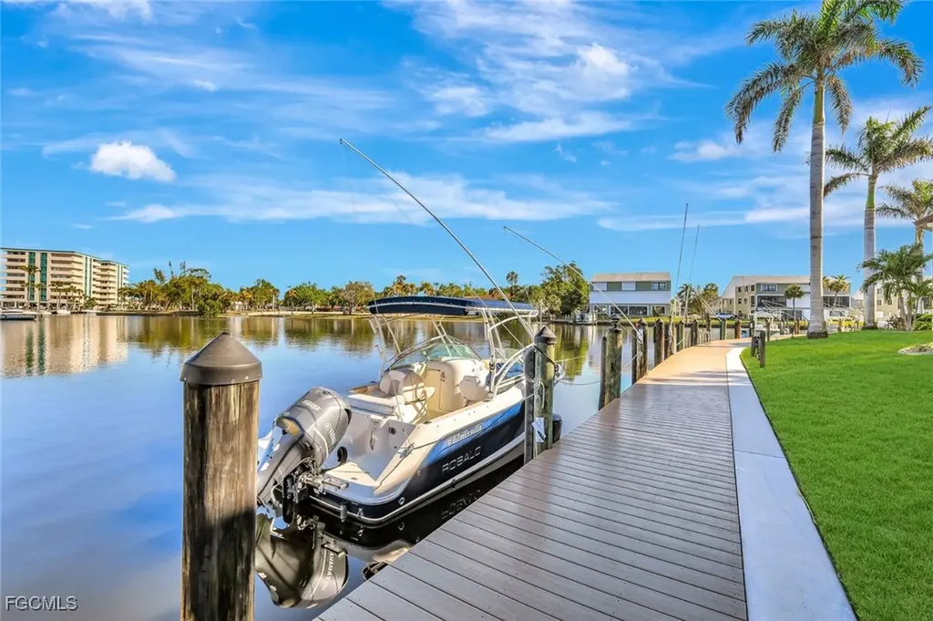 5115 Sunnybrook Court Cape Coral FL 33904