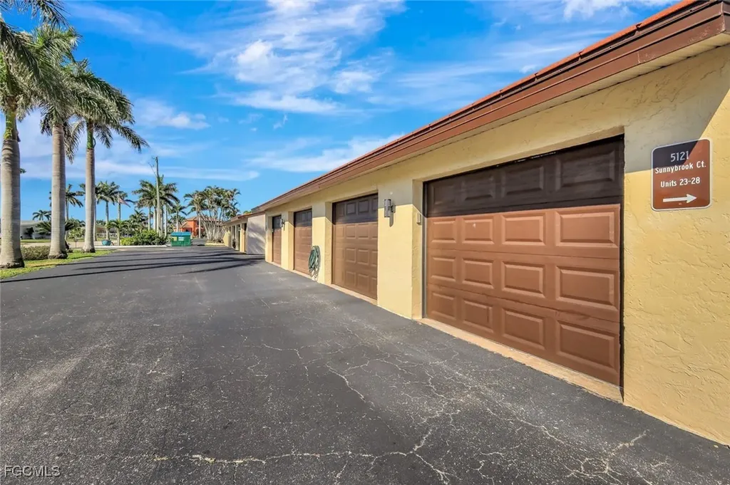 5115 Sunnybrook Court Cape Coral FL 33904