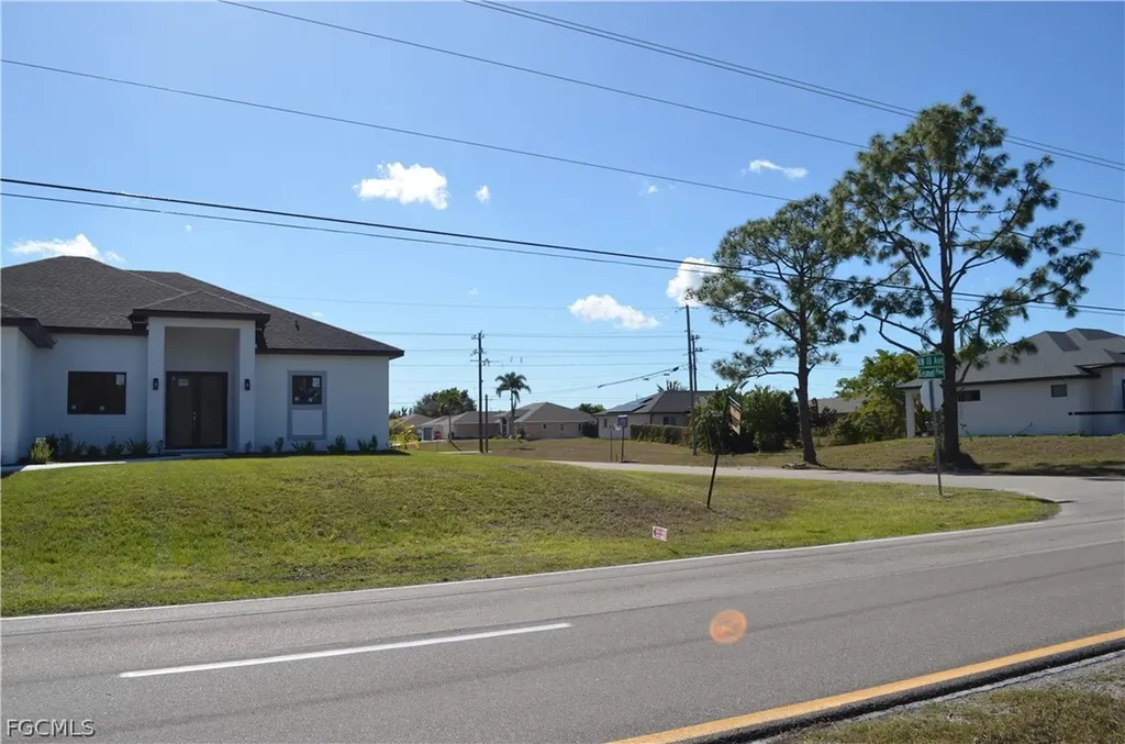 1728 Kismet Parkway W Cape Coral FL 33993