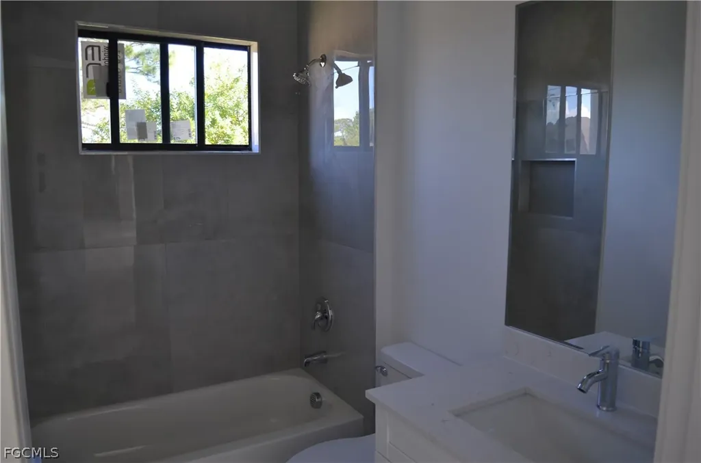 1728 Kismet Parkway W Cape Coral FL 33993