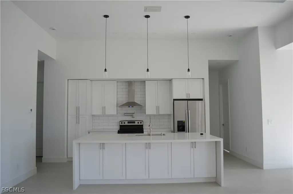 1728 Kismet Parkway W Cape Coral FL 33993