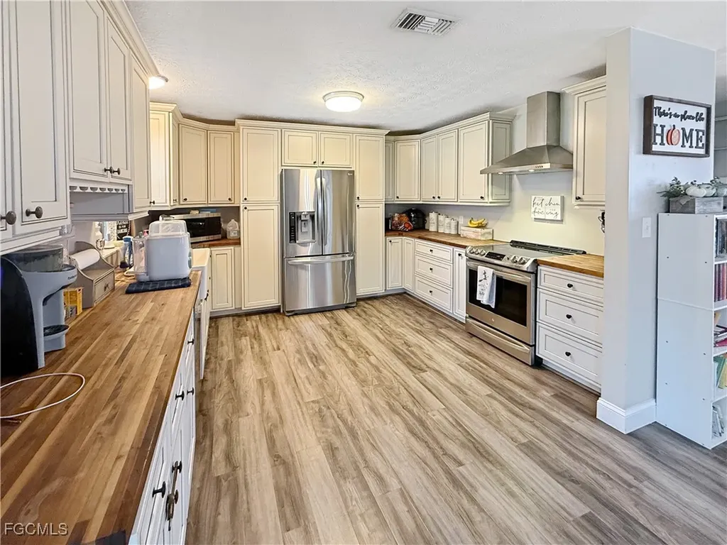221 De Soto Avenue Clewiston FL 33440
