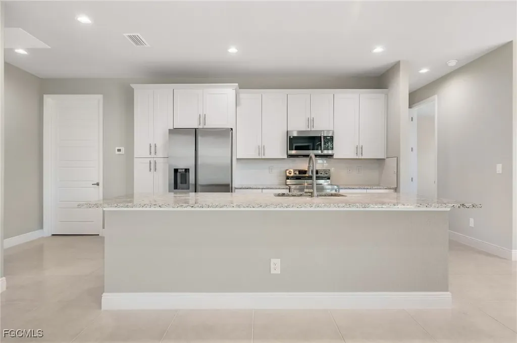 5028 N Peachtree Circle Labelle FL 33935