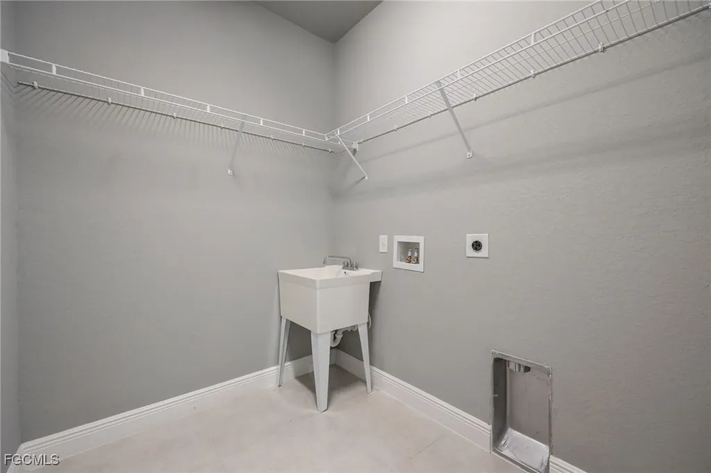 5028 N Peachtree Circle Labelle FL 33935
