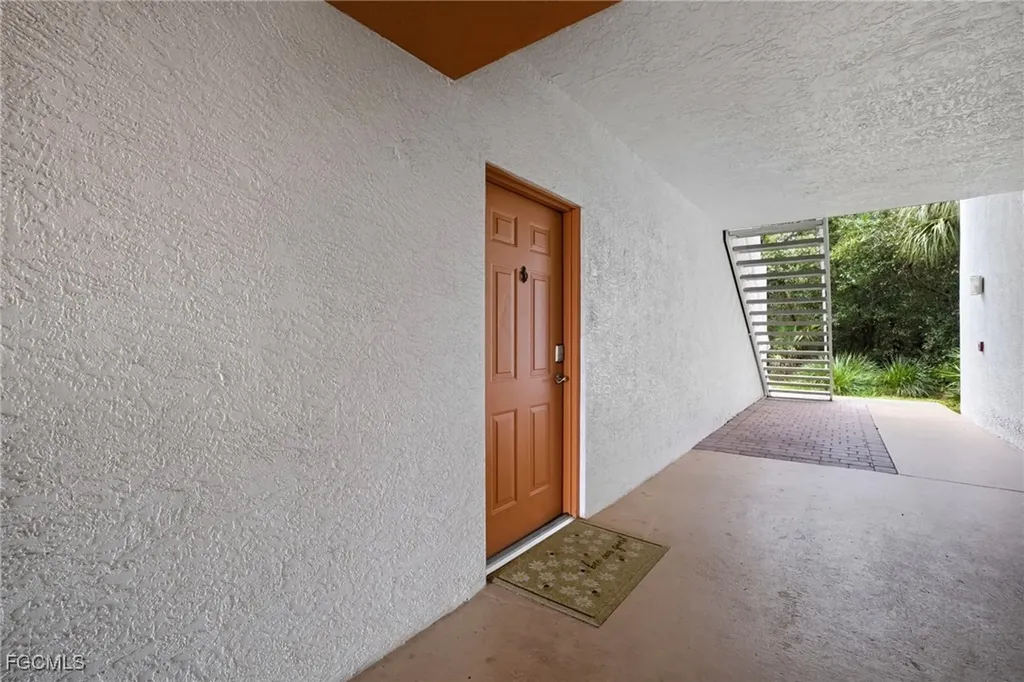 6401 Aragon Way Fort Myers FL 33966