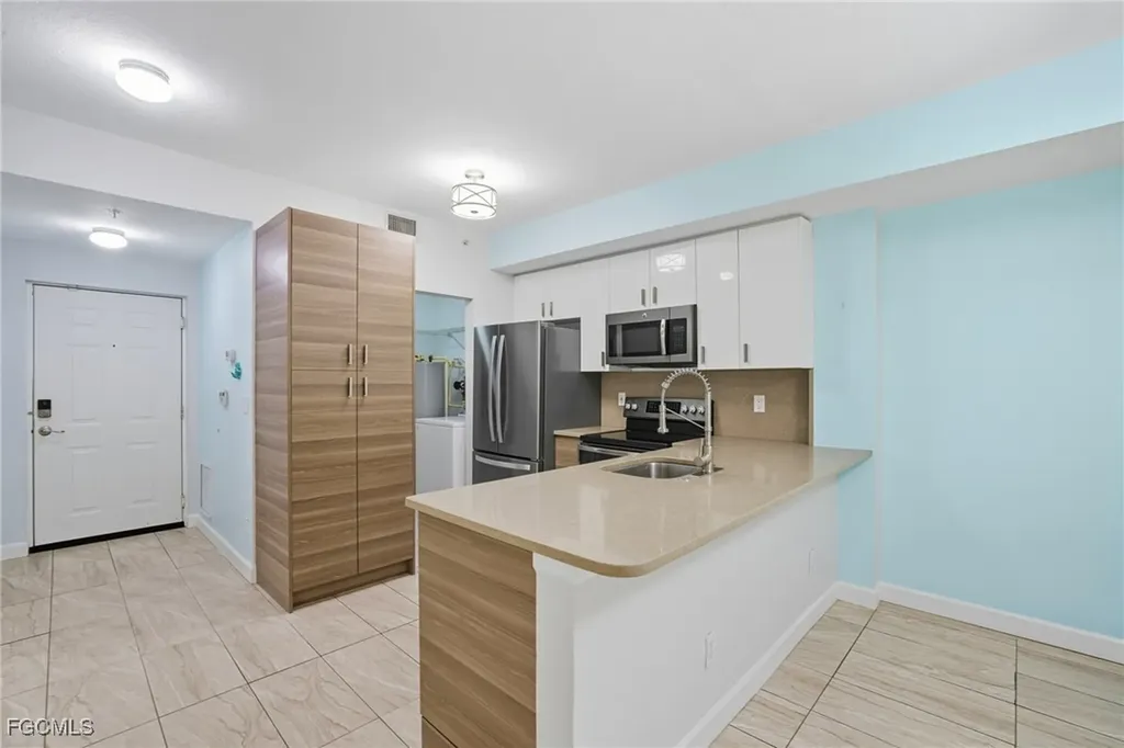6401 Aragon Way Fort Myers FL 33966