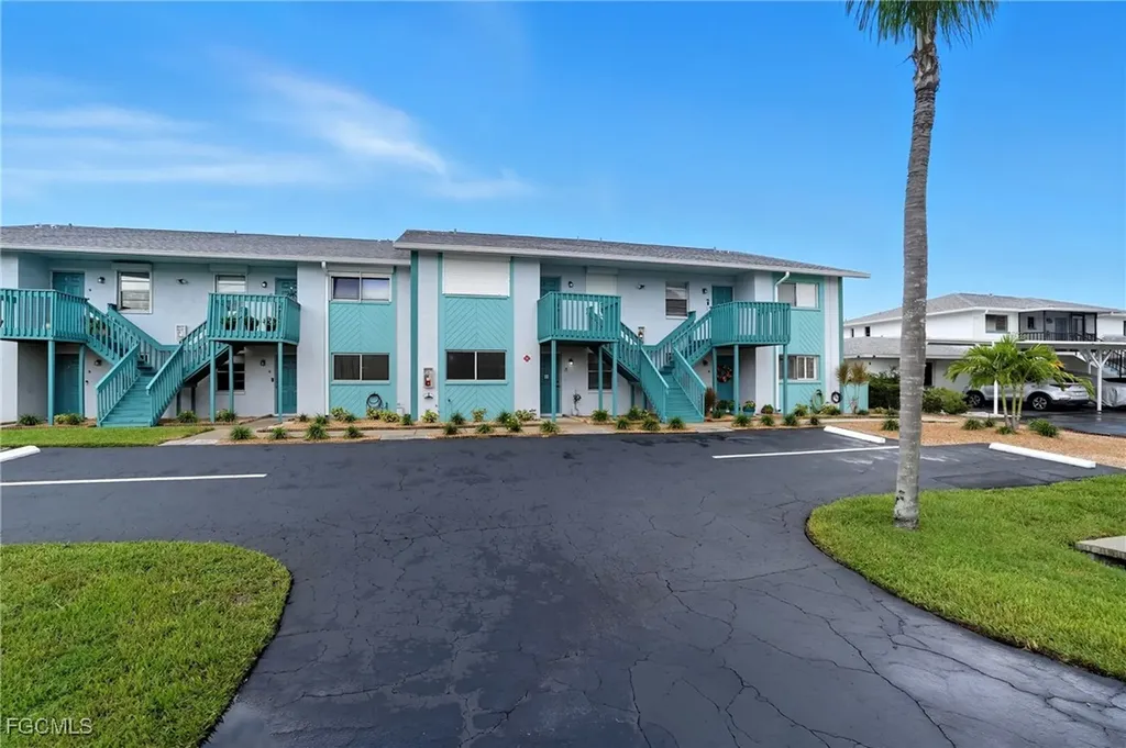 1005 SE 40th Street Cape Coral FL 33904