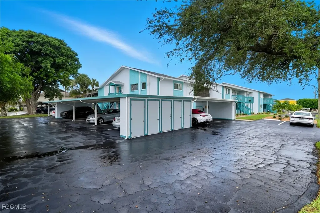 1005 SE 40th Street Cape Coral FL 33904