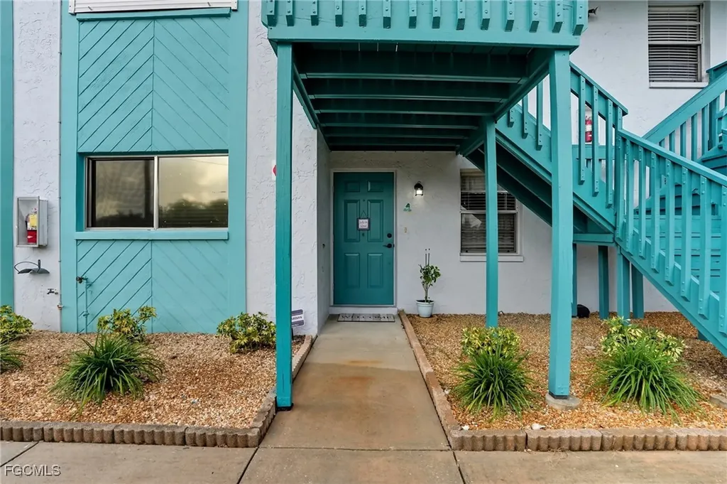 1005 SE 40th Street Cape Coral FL 33904