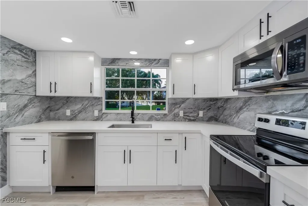 14513 Riverside Drive Fort Myers FL 33905