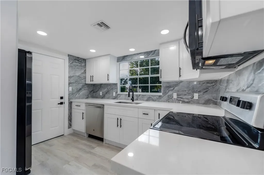 14513 Riverside Drive Fort Myers FL 33905