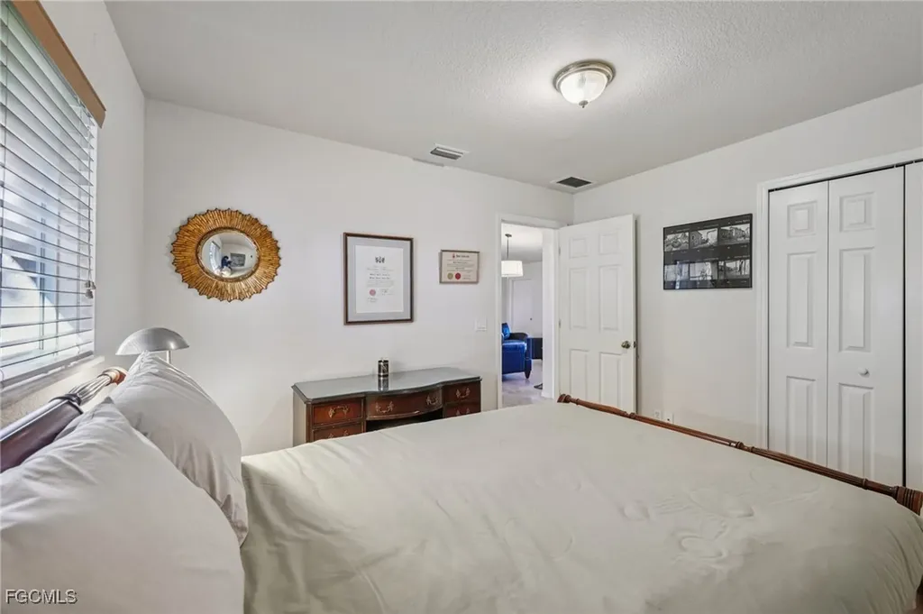 2002 NE 15th Terrace Cape Coral FL 33909