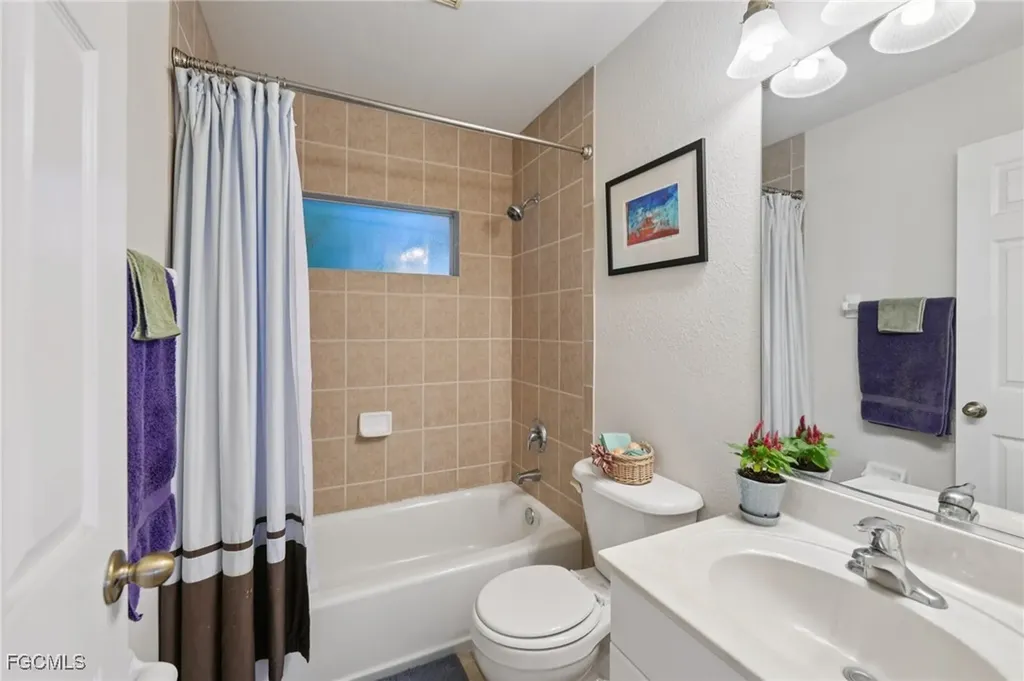 2002 NE 15th Terrace Cape Coral FL 33909