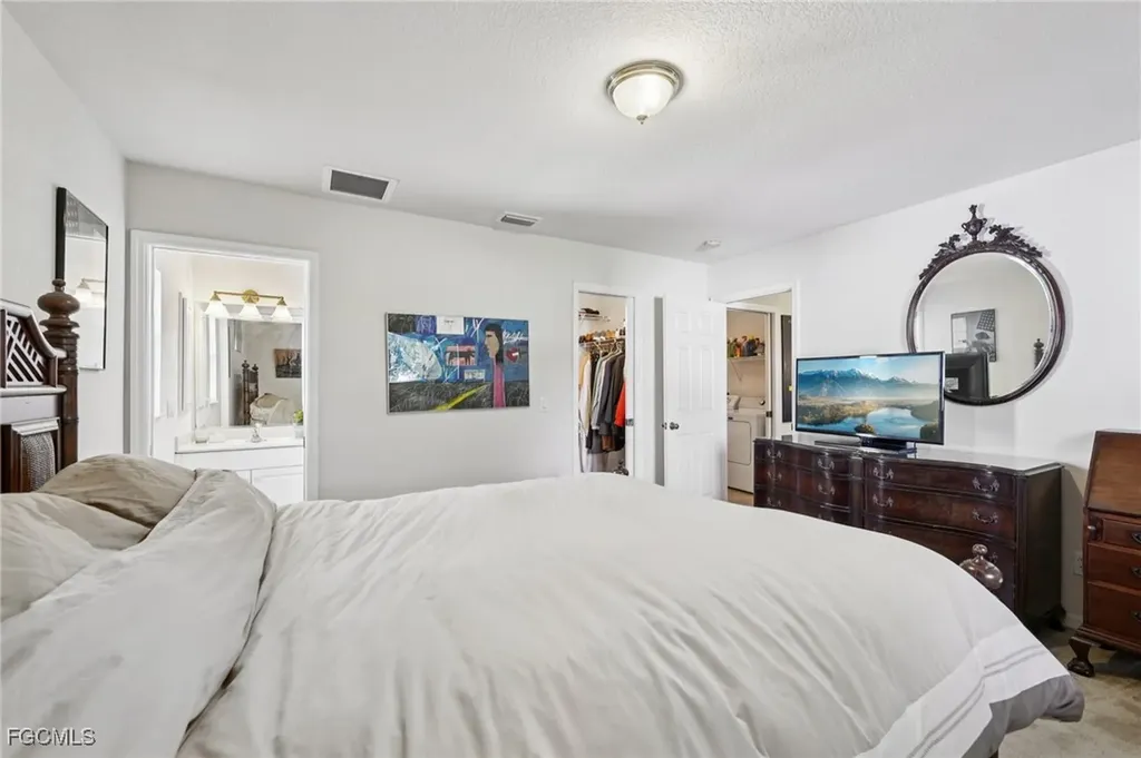 2002 NE 15th Terrace Cape Coral FL 33909