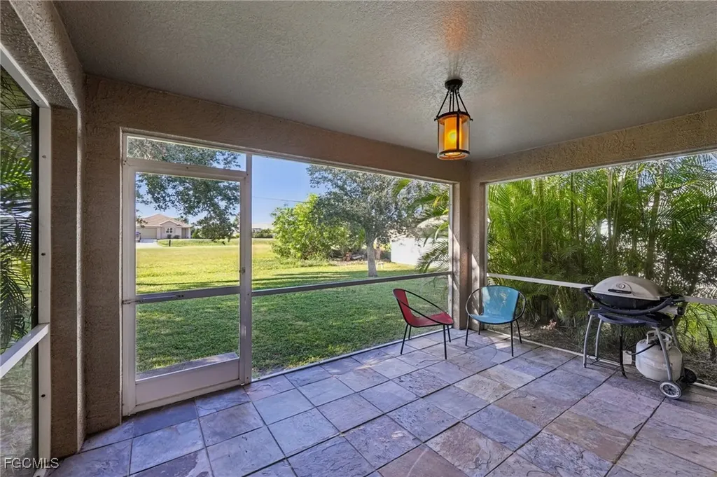 2002 NE 15th Terrace Cape Coral FL 33909