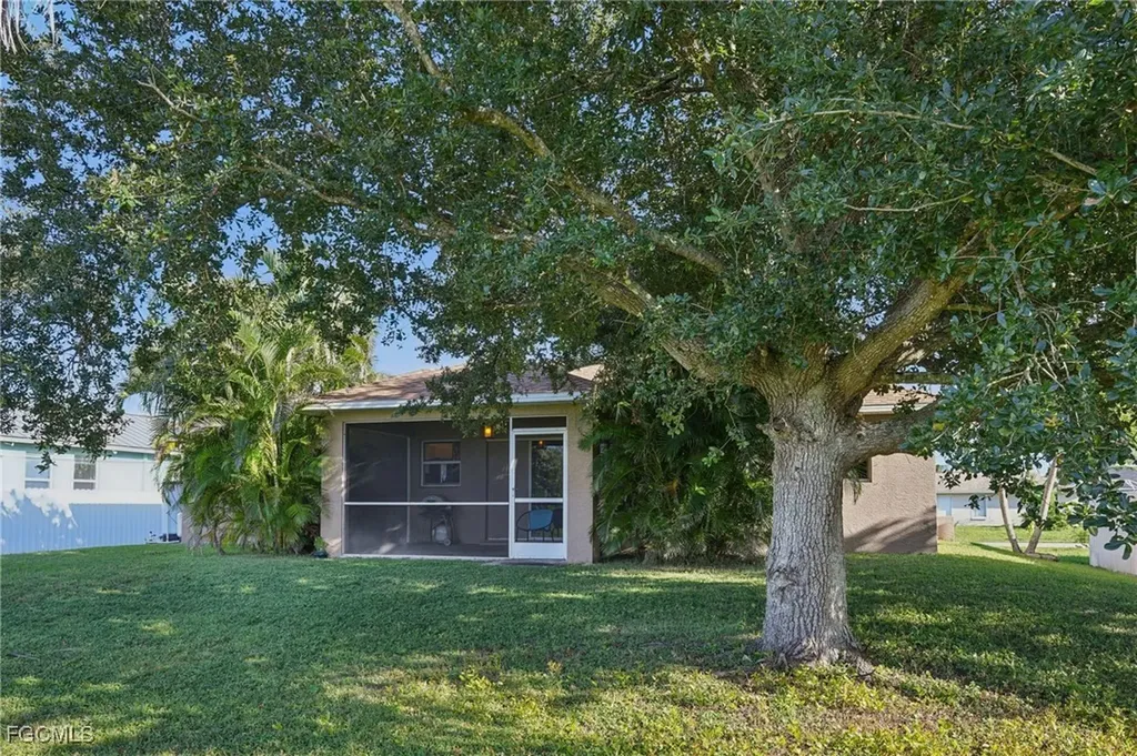 2002 NE 15th Terrace Cape Coral FL 33909