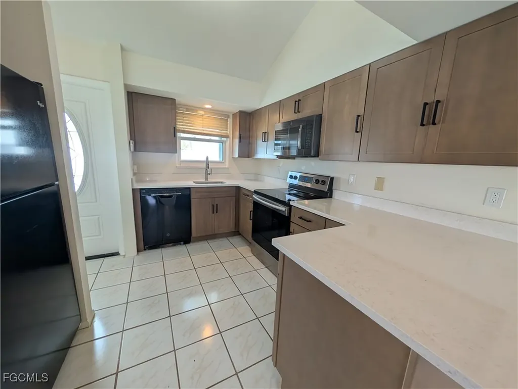707 SW 3rd Court Cape Coral FL 33991