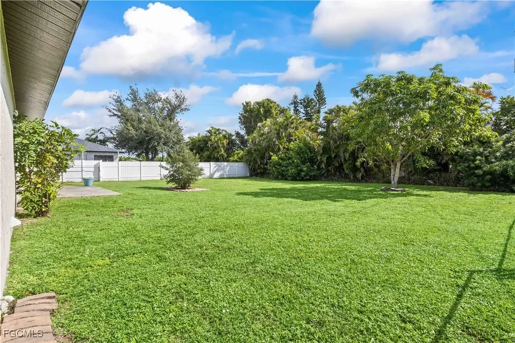 3811 SW 6th Avenue Cape Coral FL 33914