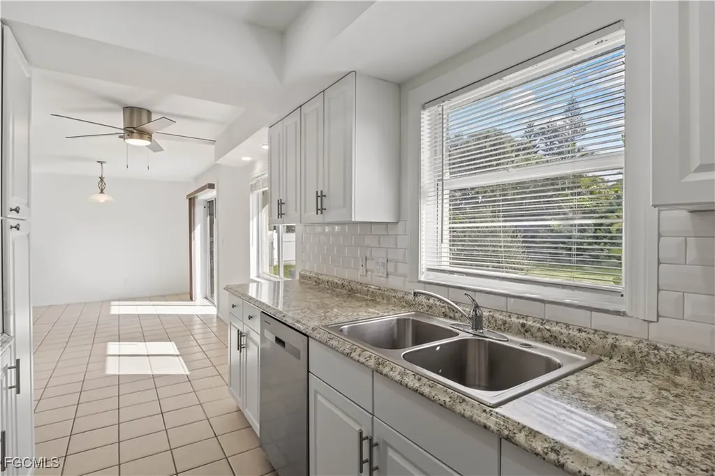 3811 SW 6th Avenue Cape Coral FL 33914