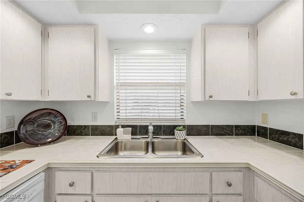 4525 Country Club Boulevard Cape Coral FL 33904