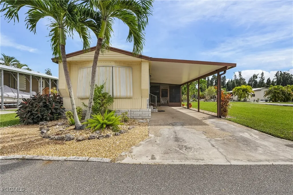 7186 Ladyfish Drive St. James City FL 33956