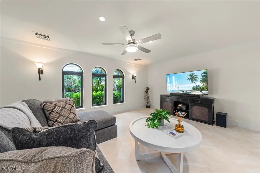 918 Limpet Drive Sanibel FL 33957