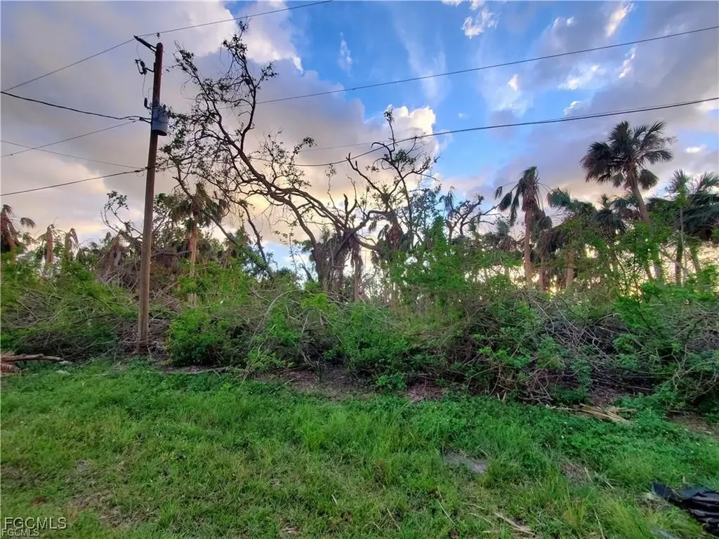 109 Dixie Way Rotonda West FL 33947