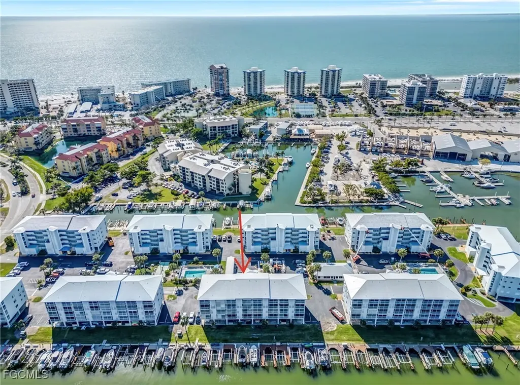 Fort Myers Beach FL, 4531 Bay Beach Lane, Unit 334