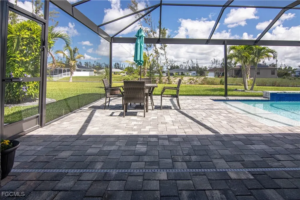 1833 SW 11th Terrace Cape Coral FL 33991